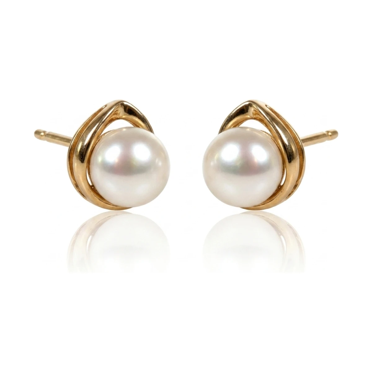 Freshwater Pearl Openwork Pointed Stud Earrings  |  9ct Gold